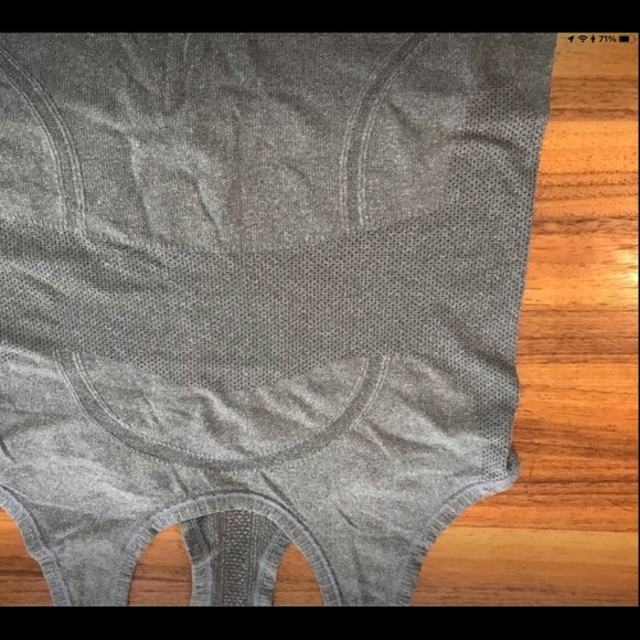 Lululemon tank top - Picture 3 of 5